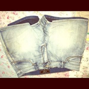 Stretch jean shorts